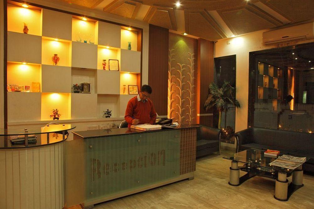 Hotel Lohmod At National Highway 8 - Free Airport Transffer Ню Делхи Екстериор снимка