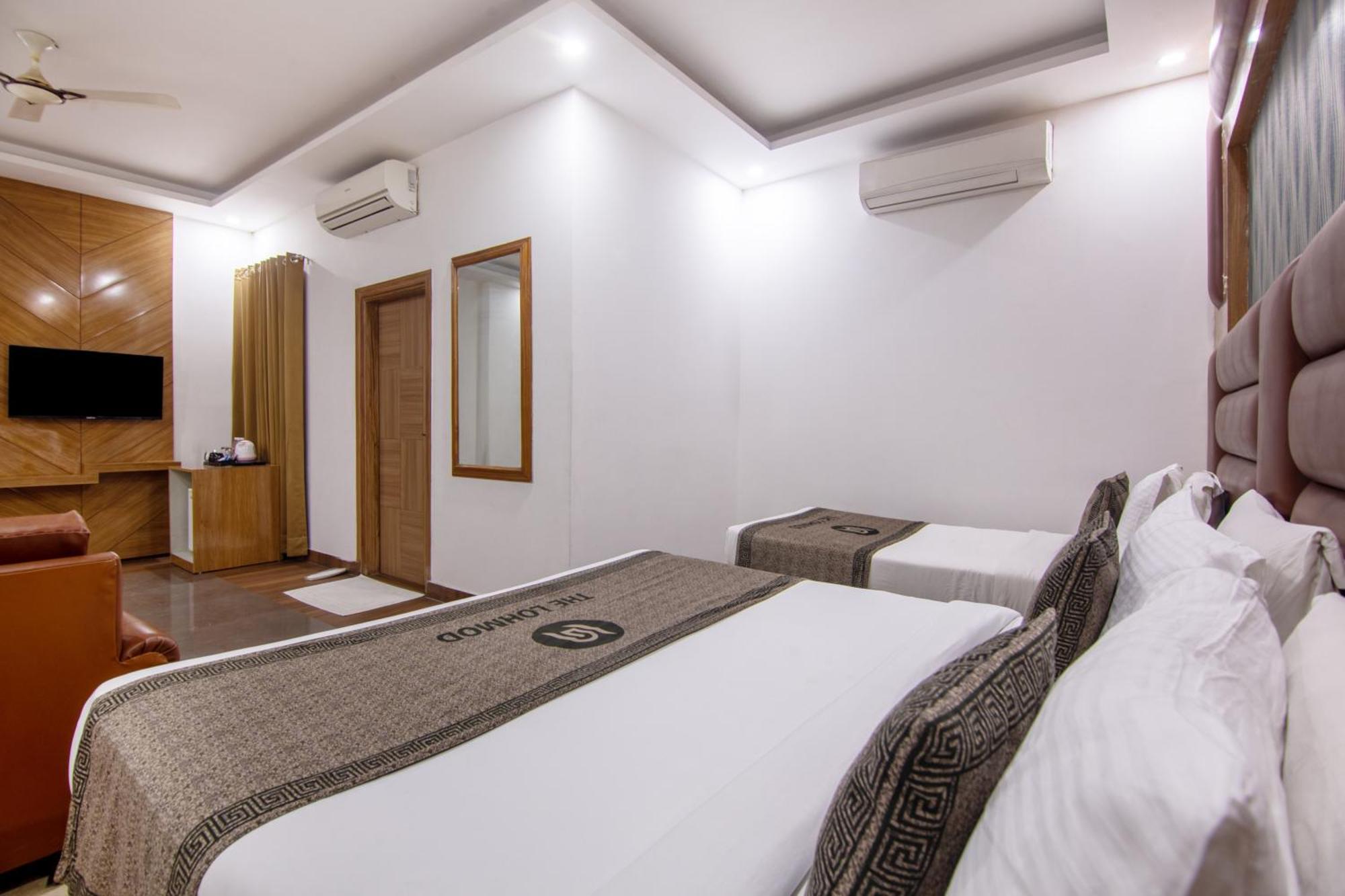 Hotel Lohmod At National Highway 8 - Free Airport Transffer Ню Делхи Екстериор снимка