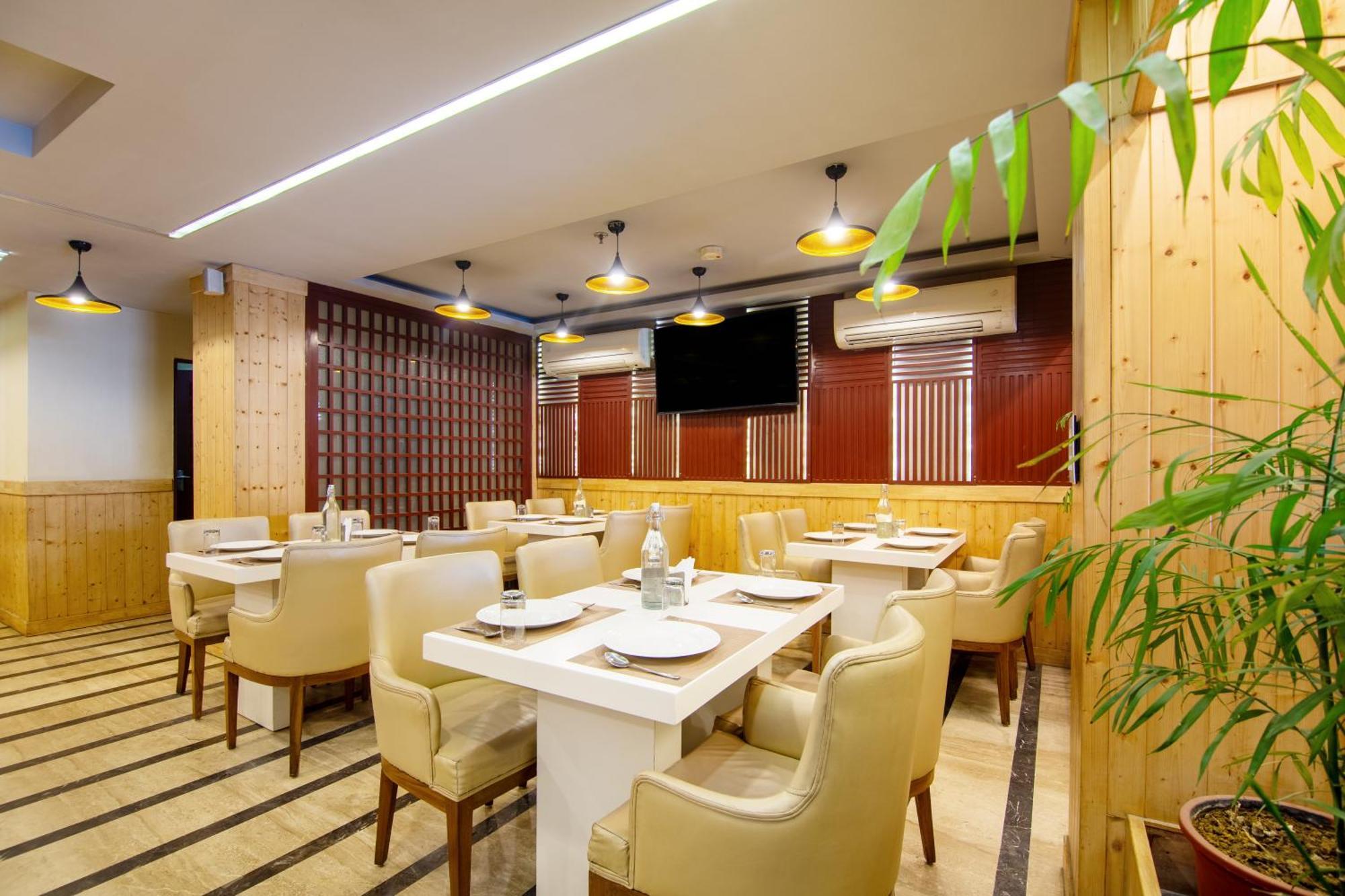 Hotel Lohmod At National Highway 8 - Free Airport Transffer Ню Делхи Екстериор снимка