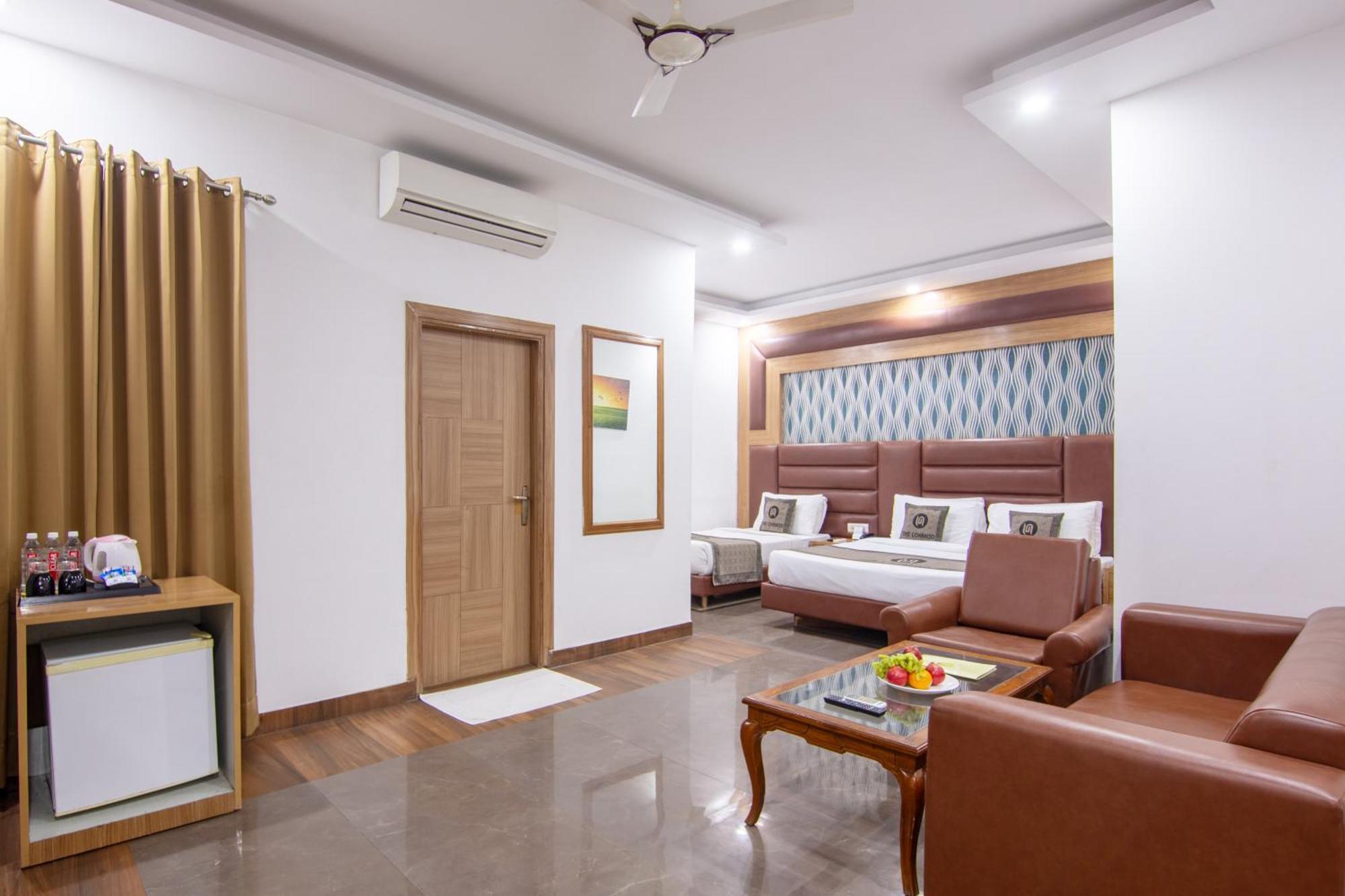 Hotel Lohmod At National Highway 8 - Free Airport Transffer Ню Делхи Екстериор снимка
