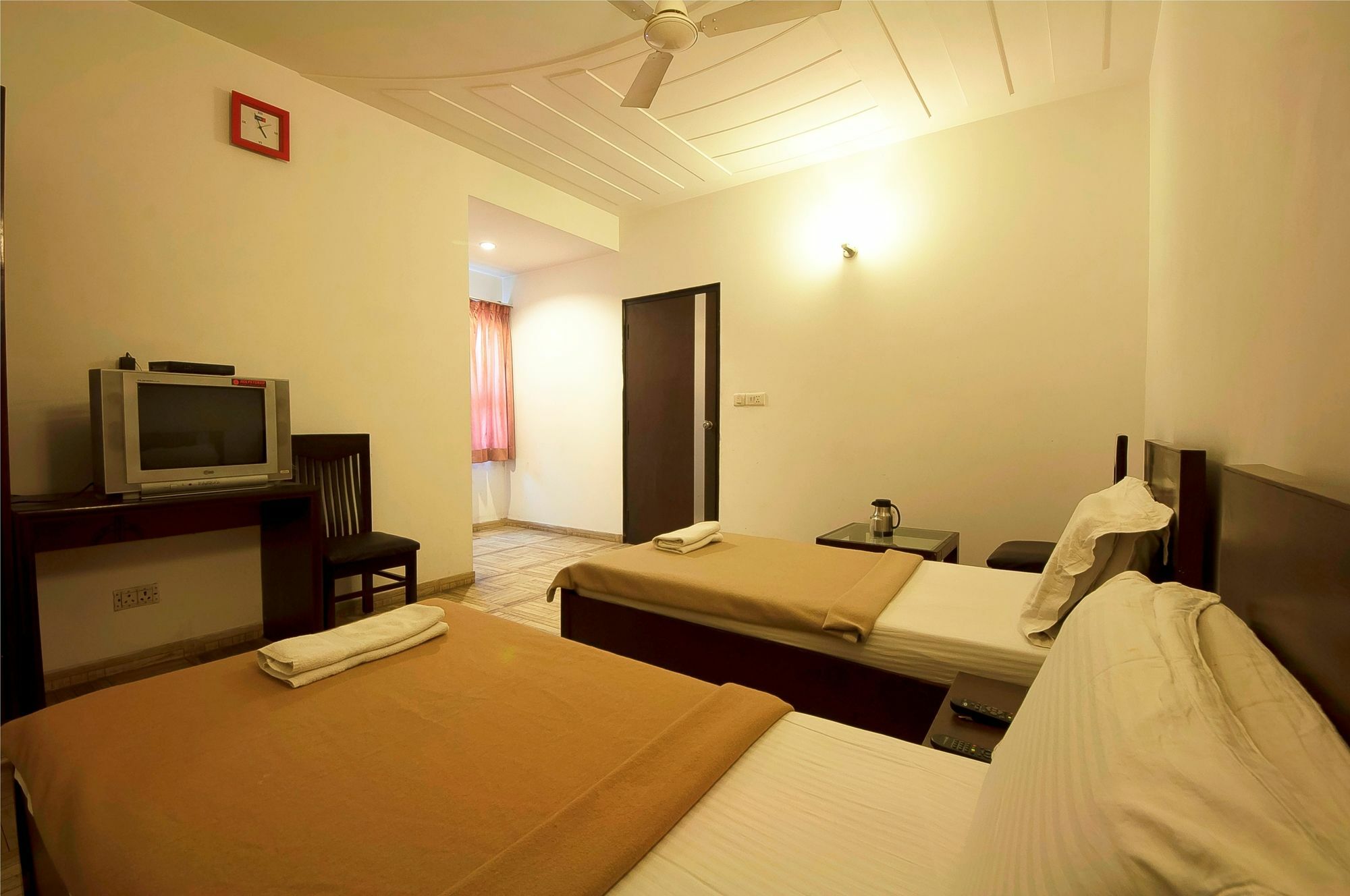 Hotel Lohmod At National Highway 8 - Free Airport Transffer Ню Делхи Екстериор снимка