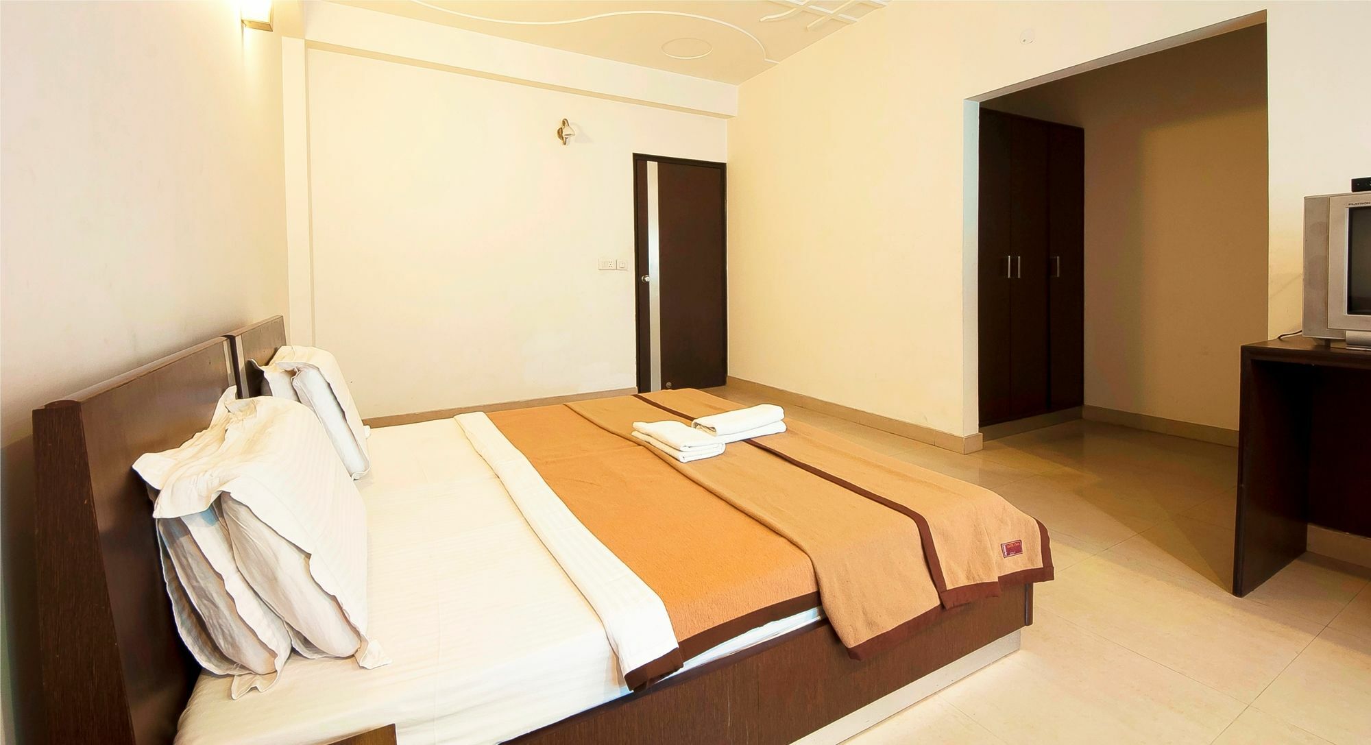 Hotel Lohmod At National Highway 8 - Free Airport Transffer Ню Делхи Екстериор снимка